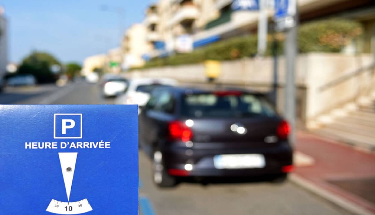 découvrez la zone bleue, un concept innovant dédié à la préservation de l'environnement et au bien-être des citoyens. apprenez comment cette initiative encourage des modes de vie durables et favorise une meilleure qualité de vie au sein des communautés.